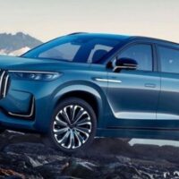 Какими особенностями обладает автомобиль Jaecoo J8?